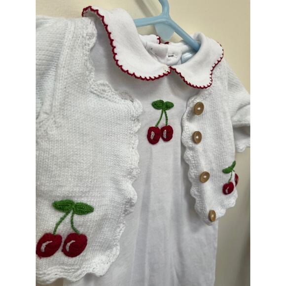Little English sweater and gown set, size 0-3 months - Picture 2 of 7